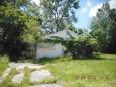 18017 Gilchrist (2)_m.jpg